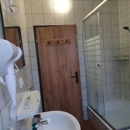 Mit 3 Zimmer, 30min Koeln Messe Bahnhof, 5min Bahnhof Zentrum Leverkusen
